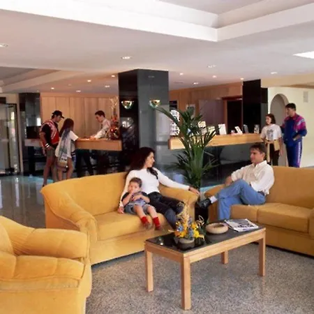 帕拉蒂姆阿拉基玛公寓式酒店 4* 阿尔布费拉