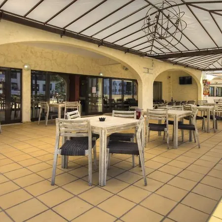 帕拉蒂姆阿拉基玛公寓式酒店 4* 阿尔布费拉