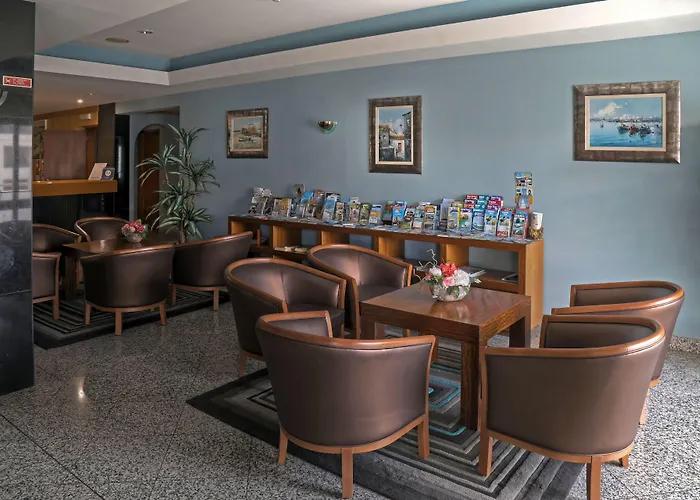 帕拉蒂姆阿拉基玛公寓式酒店 4* 阿尔布费拉