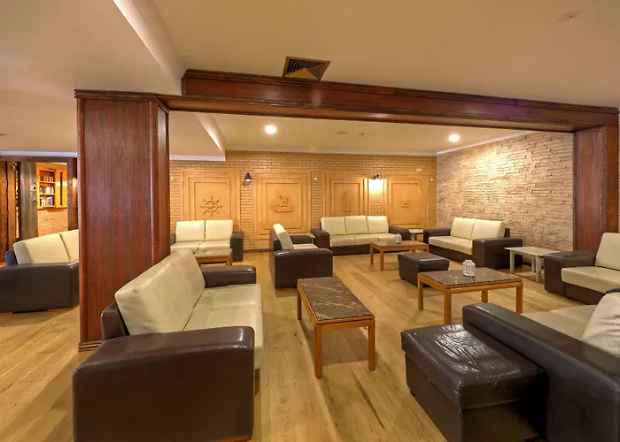 帕拉蒂姆阿拉基玛公寓式酒店 4* 阿尔布费拉