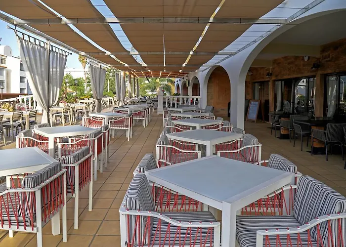 帕拉蒂姆阿拉基玛公寓式酒店 4* 阿尔布费拉