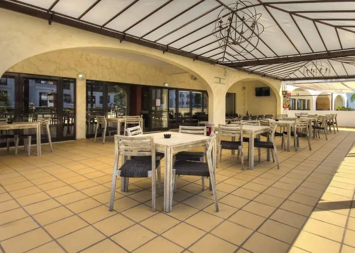 帕拉蒂姆阿拉基玛公寓式酒店 4* 阿尔布费拉